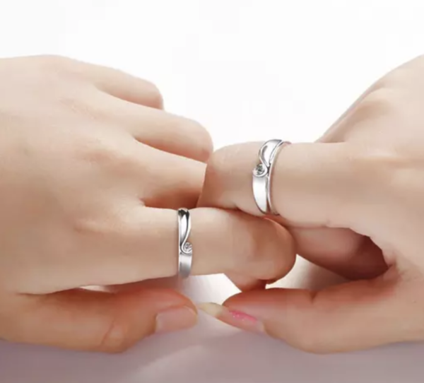Valentine's Exclusive Silver Adjustable Promising Love You King Queen Broken Heart Couple Ring for Husband & Wife / Men & Women / Boys & Girls / Boyfriends & Girlfriends & for Wedding / Anniversary / Birthday Gift. - Image 3